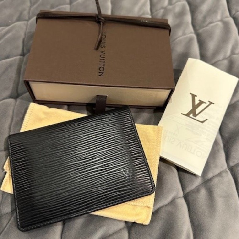 Louis Vuitton Epi Noir Card Case